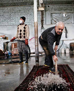 شستشوی سنتی قالی در قالیشویی امیرآباد 