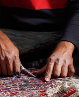 رفو گری قالی در قالیشویی امیرآباد 